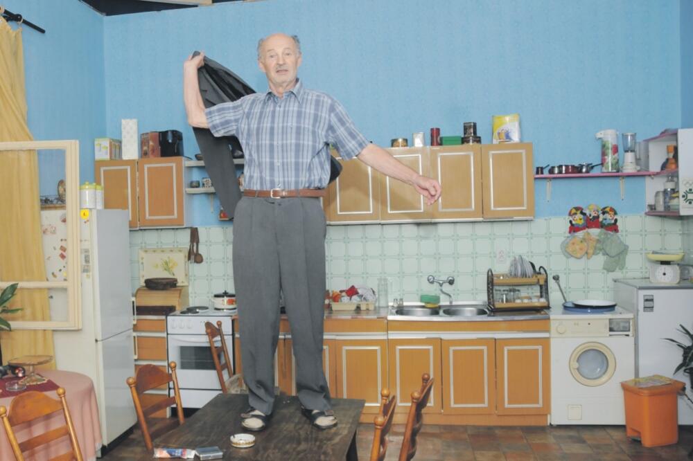 Mustafa Nadarević, Lud zbunjen normalan, Foto: Vesko Belojević