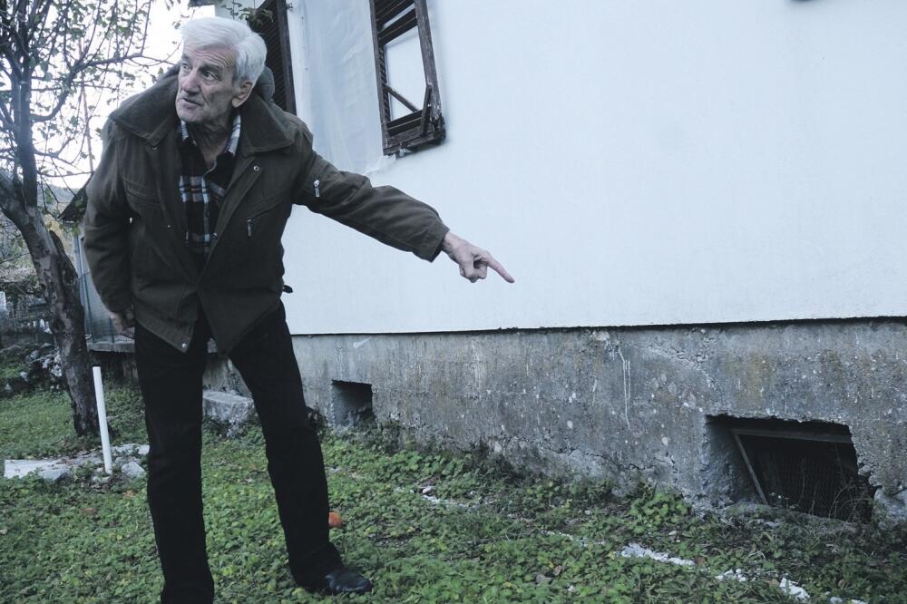 Pljačkanje kuća u Crmnici, Foto: Boris Pejović