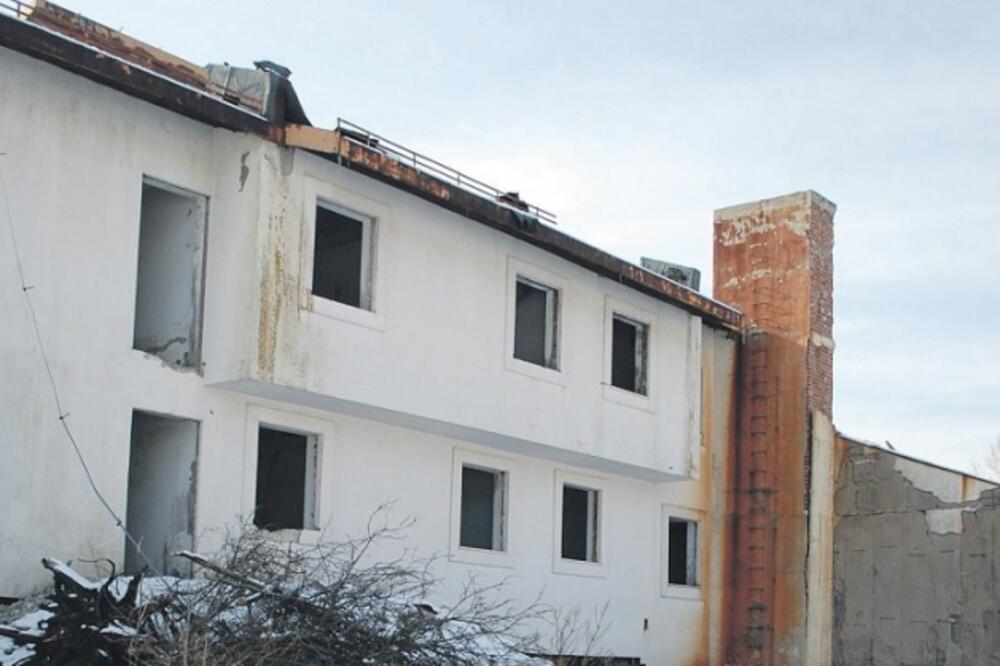 Grahovo, ruinirani hotel, Foto: Ivan Petrušić
