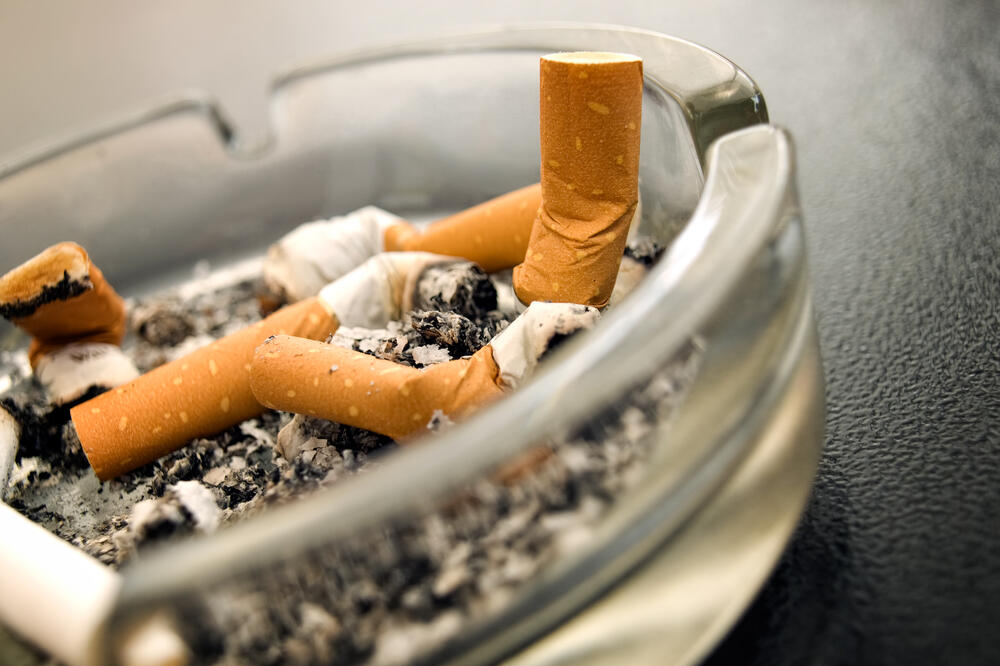 cigarete, pepeljara, Foto: Shutterstock.com