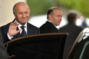 Fabius: Protests in Ukraine are not a coup