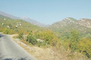 Ostros, životom protiv bespuća i žeđi