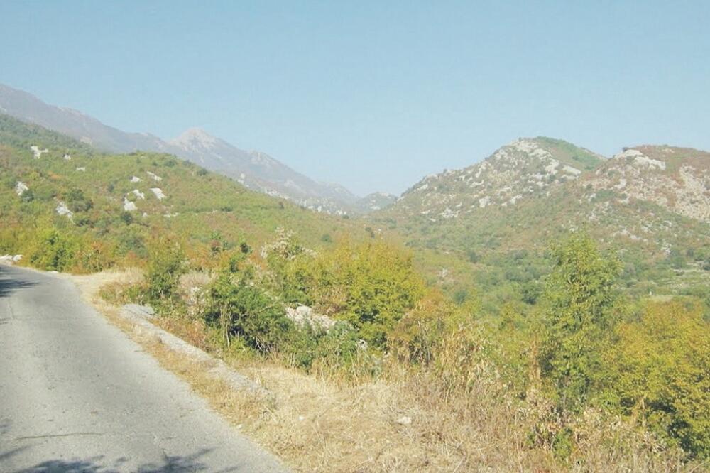 put za Ostros, Foto: Panoramio.com