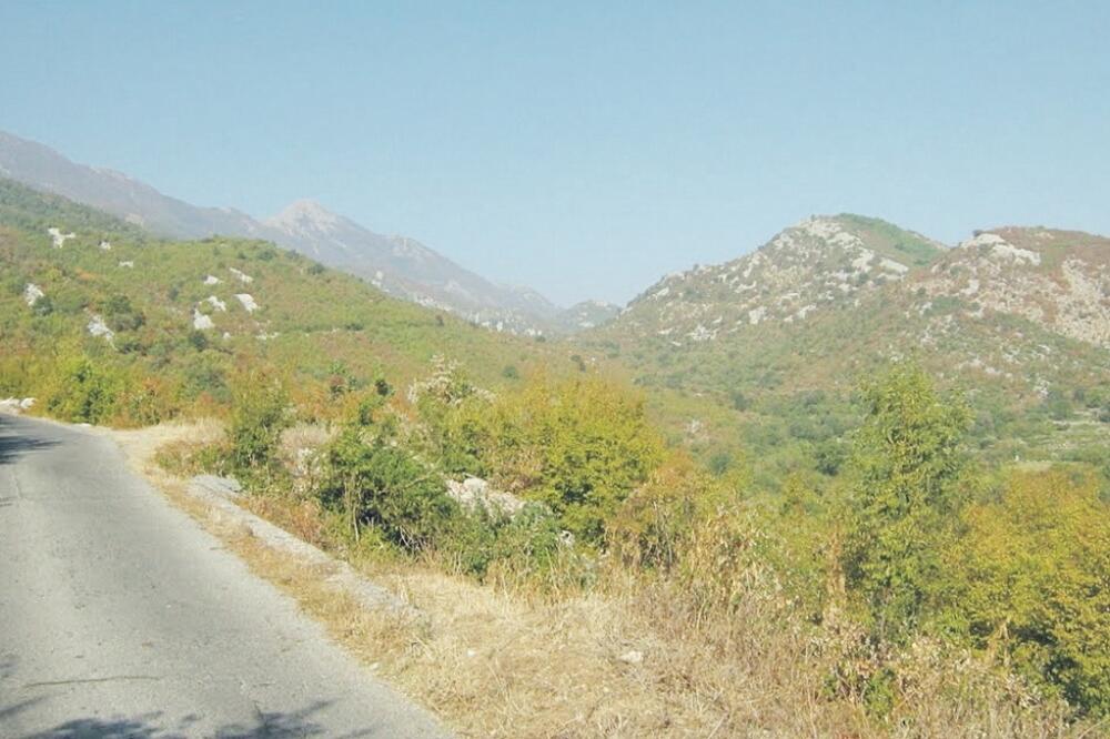 put za Ostros, Foto: Panoramio.com