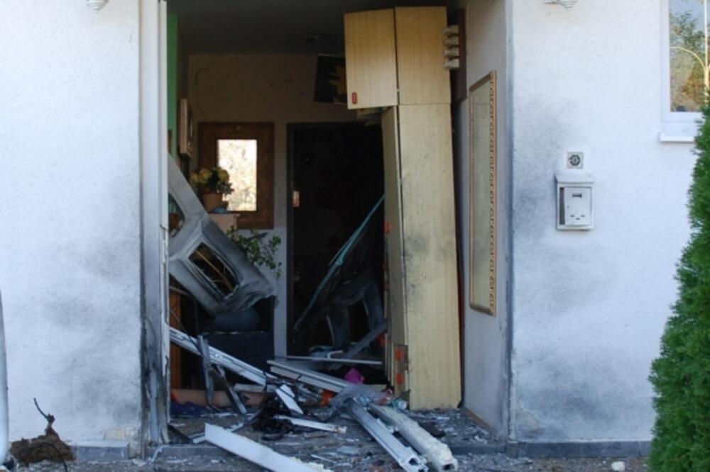 Berane bombaški napad, Foto: Uprava policije