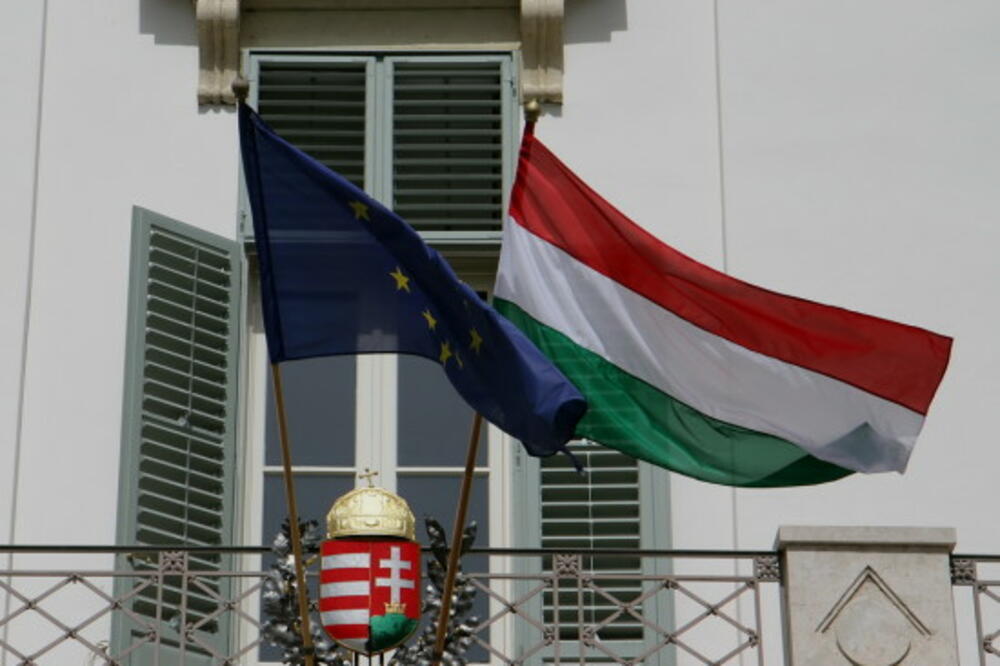 Mađarska, EU, zastave, Foto: Fotothing.com