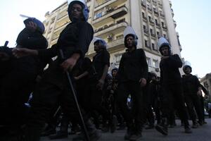 Demonstranti u Egiptu rastjerani vodenim topovima