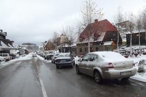 Na sjeveru snijeg i poledica