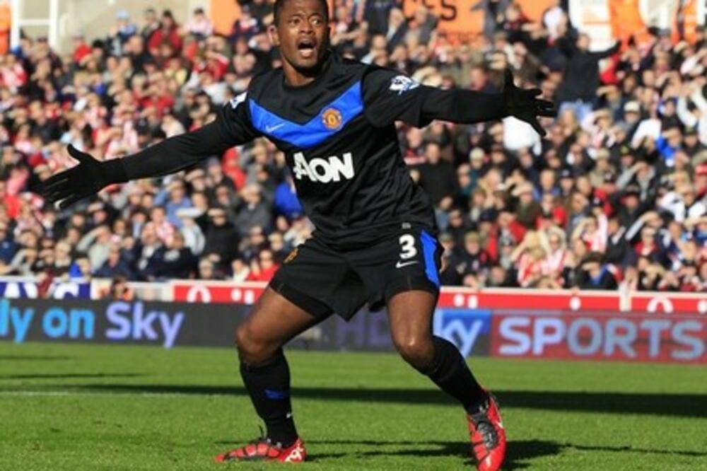Evra, Foto: Reuters