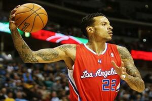 Barns mora na operaciju oka