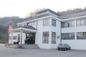 Direktor OŠ "Nedakusi": Objavite ko se žali na mobing