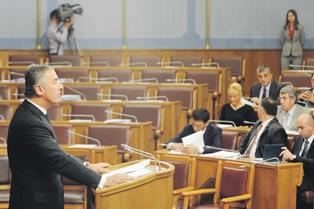 Milo Đukanović, premijerski sat, Foto: Savo Prelević