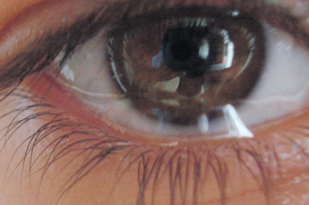 suza, plakanje, Foto: Shutterstock