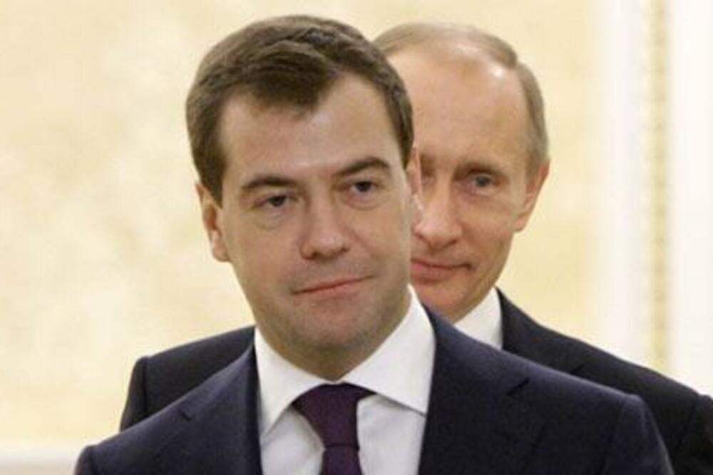 Vladimir Putin i Dmitri Medvedev, Foto: Telegraph