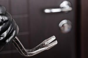 Podgorica: Maloljetnici osumnjičeni da su obili “Konjički centar”