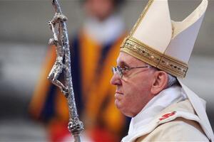 Papa Franjo: Korumpirane ljude treba zavezati za kamen i baciti u...
