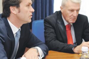 Ministru plata 1.200, direktoru 1.000 eura