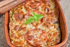 Zapečeni krompir sa šunkom i mocarelom