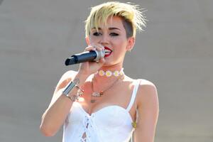 Majli Sajrus: Punk rock je mene voljeti