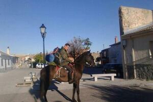 U potrazi za poslom, krenuo na 3.000 km dug put - na konju