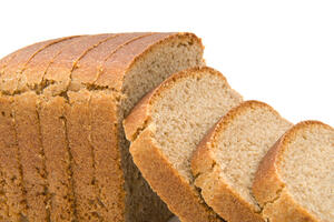 Velika Britanija: Baci se 40 odsto jabuka i 50 odsto peciva