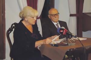 Veče u Perastu: O poeziji Sretena Perovića