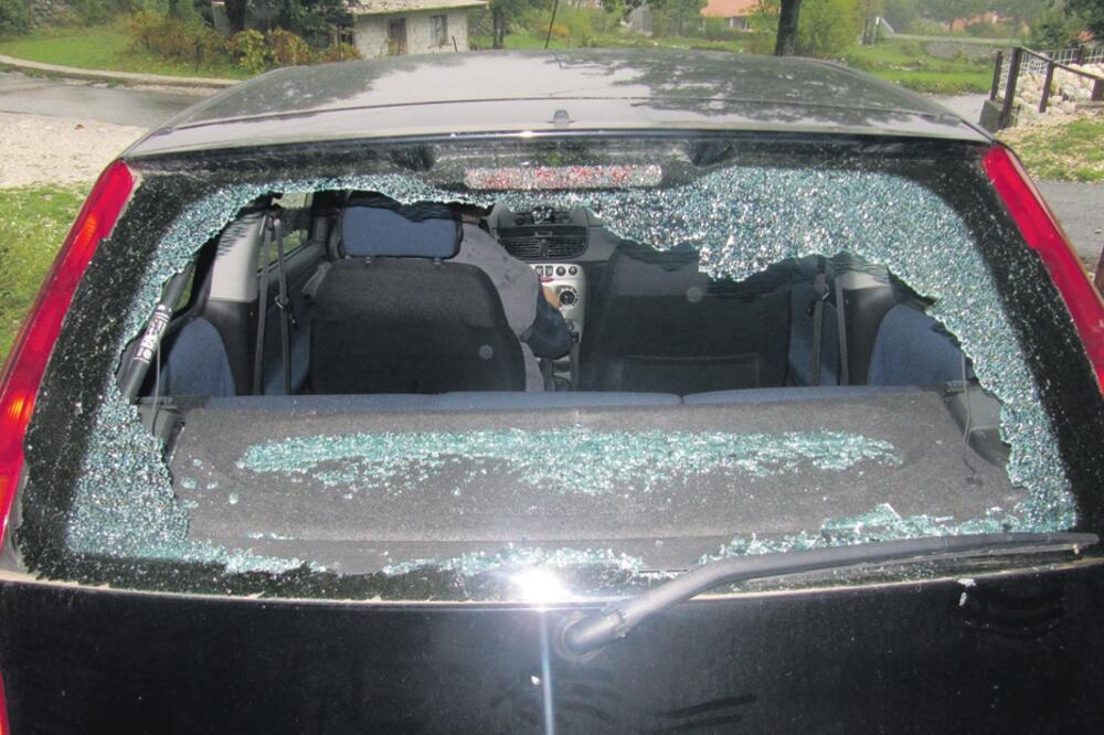 navijači, napad, automobil, Foto: Privatna arhiva