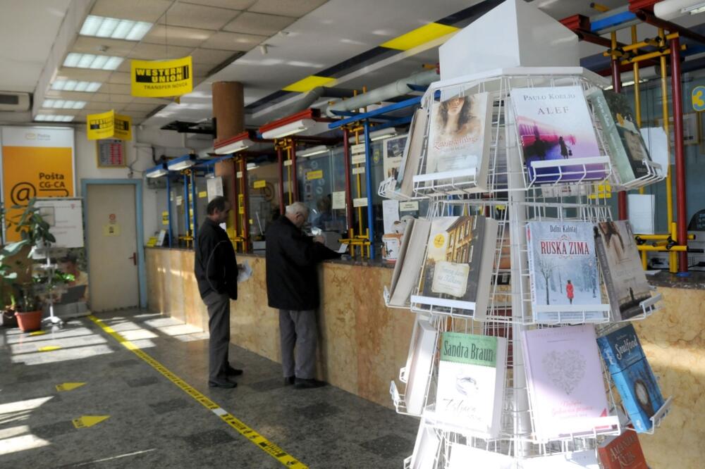 knjige, Pošta, Foto: Vesko Belojević