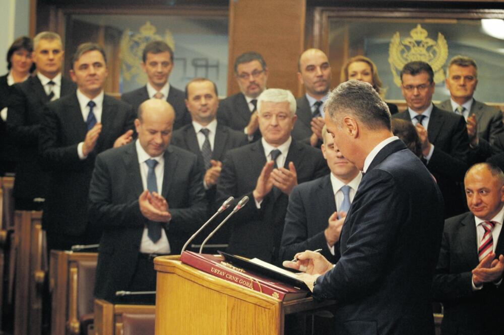 Milo Đukanović, izbor Vlade 2012., Foto: Savo Prelević
