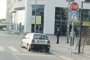 Ulcinj: Komunalni policajac parkirao na pješačkom prelazu