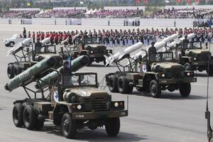 Novo oružje na vojnoj paradu u Seulu kao "odgovor na eventualne...