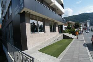 Budva: Udario pješaka i pobjegao