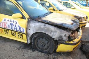 Nikšić: Izgorjela dva vozila NIK taksija