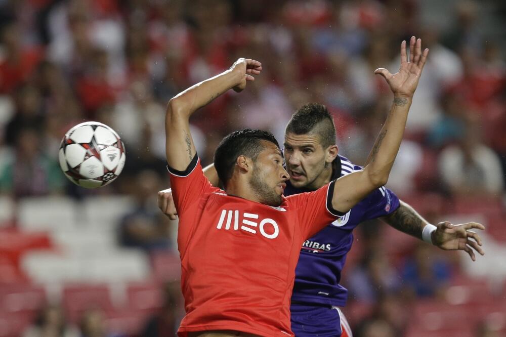 Aleksandar Mitrović i Esekil Garaj, Foto: Beta/AP