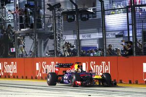 Fetel nastavio dominaciju na stazi Marina bej