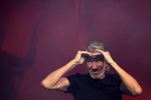 Roger Waters regrets legal dispute with former Pink Floyd