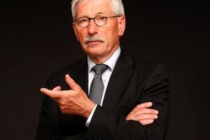 Sarazin: Euro je ludorija