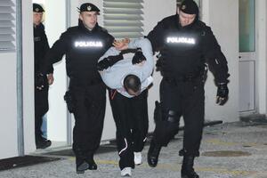 Razgovor optuženih za prodaju droge: Stigla je vrhunska, svako je...