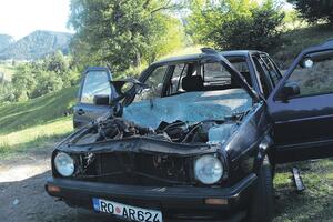 Bomba postavljena ispod "golfa": Uništeno vozilo Isma Dautovića