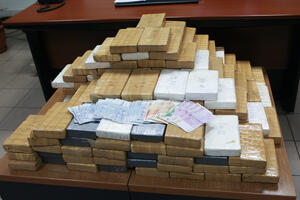 Ispod La Manša zaplijenjeno 65 kilograma heroina