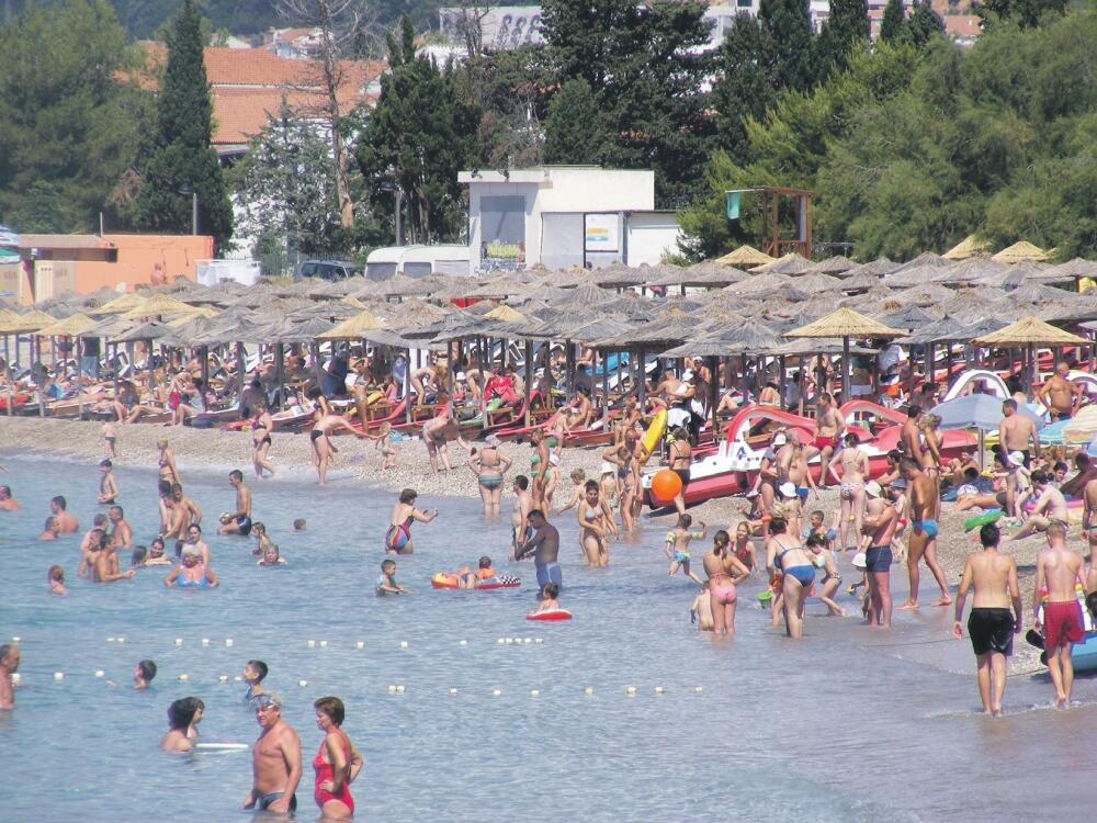 Slovenska plaža, kupači