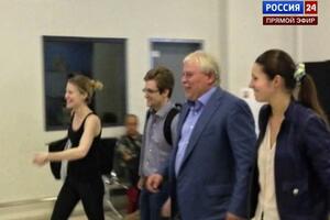 Snouden na bezbjednom mjestu čeka oca