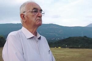 Fotelja joj bitnija od sunarodnika