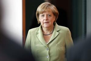Merkel: Šreder je kriv, Grčku nije trebalo pustiti u eurozonu