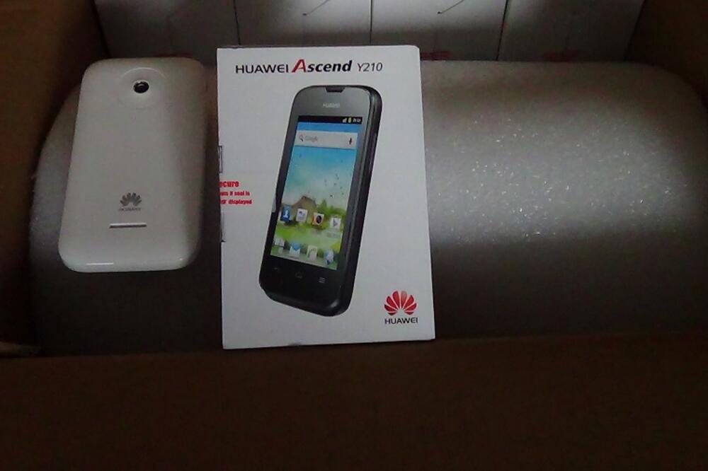 Mobilni telefoni, Foto: Uprava carina