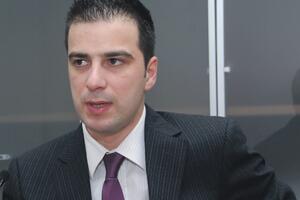 Direktor Montenegroberze: Akcije državnih firmi prvo ponuditi na...