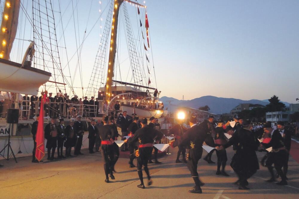 Brod Jadran, Foto: Siniša Luković