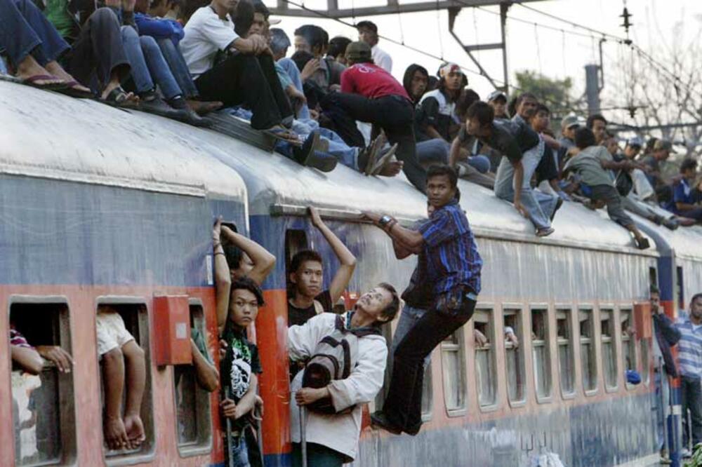 Voz u Indiji, Foto: Rojters