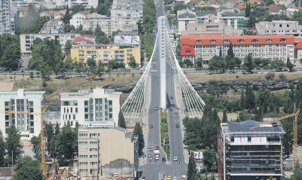 most Milenijum, saobraćaj