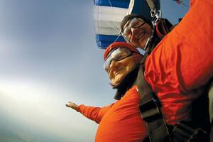 Baka od 80 godina padobranac: Ostvarenje mog životnog sna